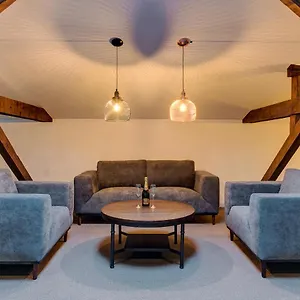 4* Apart-hotel Upstairs Boutique