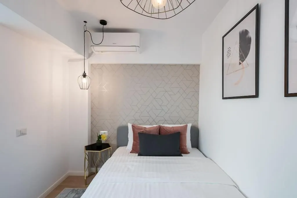 Spectacular Apartment - 4Br-Terrace - Piata Romana Bucharest 0*,